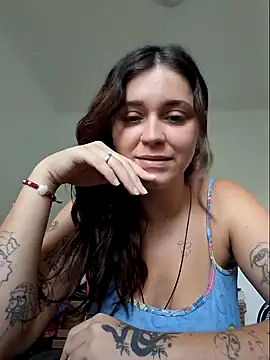 luuhcat09 online show from February 4, 2025, 10:43 am