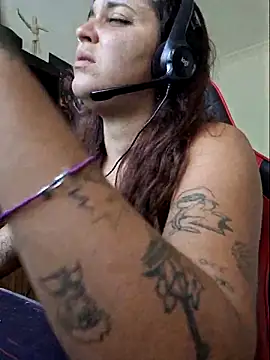 luuhcat09 online show from March 11, 2025, 5:57 pm