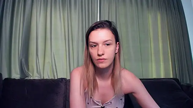 Snapshot of LaraStone69 chatting on June 28, 2026, 5:46 am LaraStone69 online show from June 28, 2026, 5:46 am