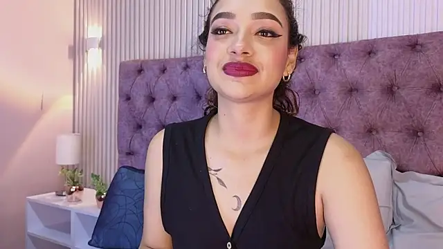 EMILYY FOXY online show from October 20, 2025, 7:58 pm