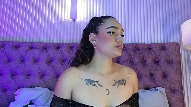 EMILYY FOXY online show from February 19, 2026, 6:59 pm
