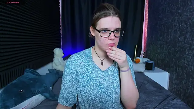 KIKI Krash online show from March 19, 2025, 10:22 am