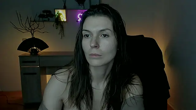 EricaPowers online show from December 19, 2024, 9:29 am