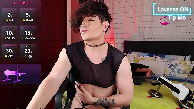 Hornymoan online show from April 13, 2026, 10:37 pm