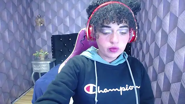 Sofiacowperx online show from January 22, 2025, 1:00 pm