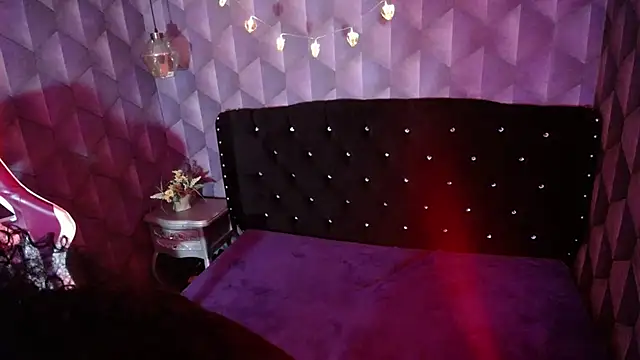 Sofiacowperx online show from February 12, 2025, 4:00 pm