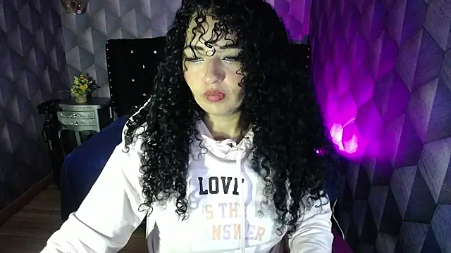 Sofiacowperx online show from February 24, 2025, 1:35 am