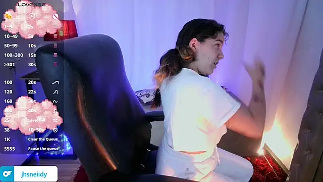 Jsneiidy ATH online show from September 12, 2025, 3:39 am