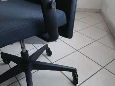 steelwings1976 online show from April 1, 2026, 6:14 am