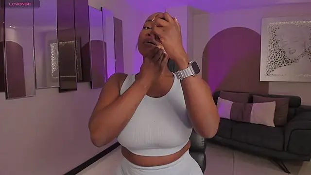 SavannahStorm online show from December 3, 2025, 8:29 pm