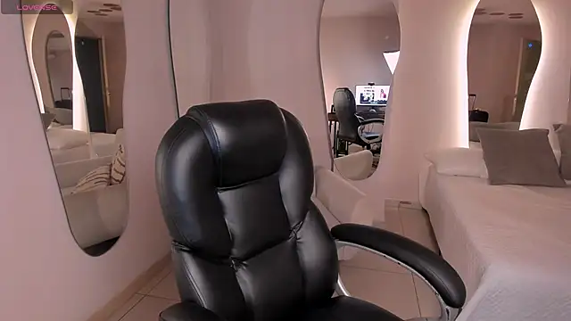 SavannahStorm online show from April 23, 2026, 7:38 pm