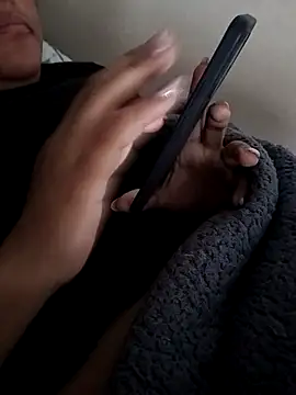 Snapshot of friki-boy- chatting on April 5, 2026, 1:41 pm friki-boy- online show from April 5, 2026, 1:41 pm