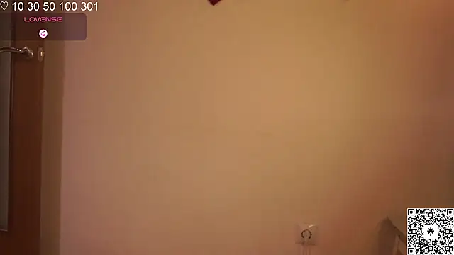 curlyboyy  online show from February 17, 2025, 3:09 pm