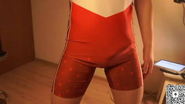 curlyboyy  online show from February 24, 2025, 3:53 pm