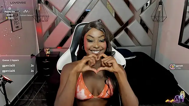 Nahomi-Hill online show from February 2, 2025, 7:57 pm