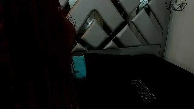 Nahomi-Hill online show from September 8, 2025, 9:58 pm