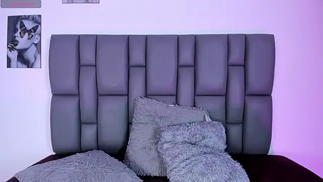 Sophia Lemos online show from March 18, 2025, 1:31 pm