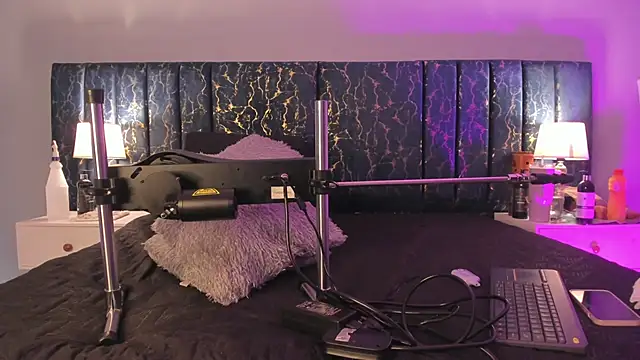 Sophia Lemos online show from November 29, 2025, 2:09 pm