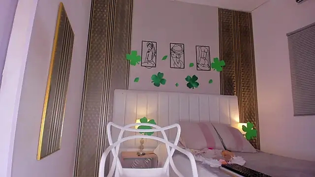 zoe sky  online show from March 16, 2026, 11:36 am