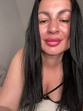 Helena7077 online show from May 12, 2026, 11:35 pm