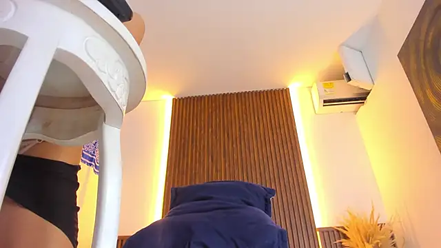 nathaly sara  online show from February 2, 2025, 4:59 am