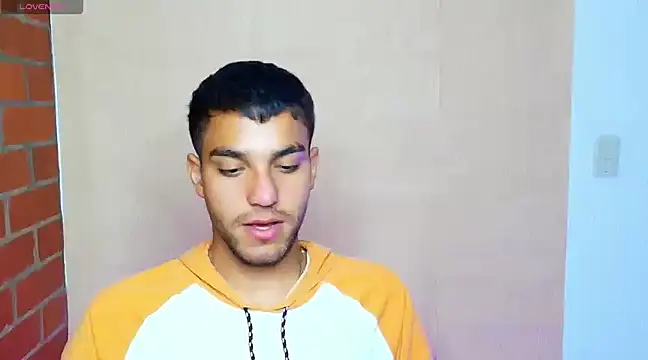 Leandro valenzuela online show from March 4, 2025, 3:44 am