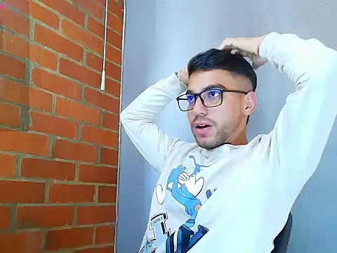 Leandro valenzuela online show from October 12, 2025, 8:41 pm