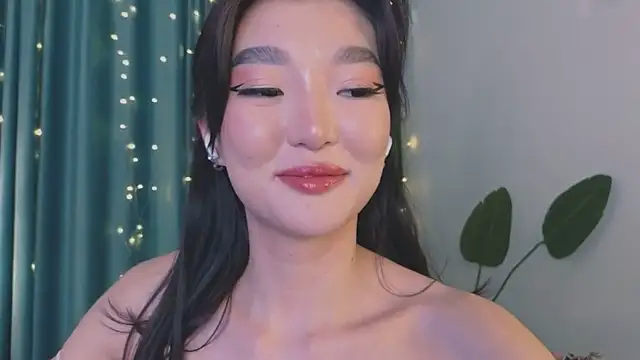 AudreyMell online show from February 4, 2025, 5:55 pm