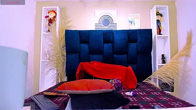 AlissonSpears online show from April 18, 2026, 2:43 pm