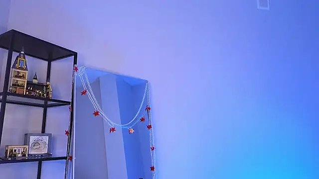 elfinvibes online show from February 7, 2025, 8:22 am