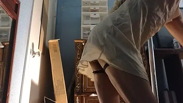 Sandrasaa online show from March 12, 2025, 4:46 pm