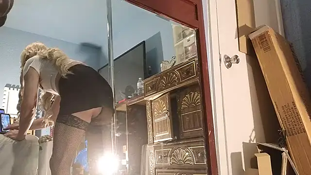 Sandrasaa online show from October 31, 2025, 6:03 am