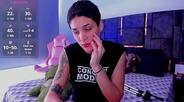 Charlee pink online show from March 10, 2025, 6:56 pm