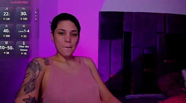 Charlee pink online show from March 20, 2025, 1:46 am