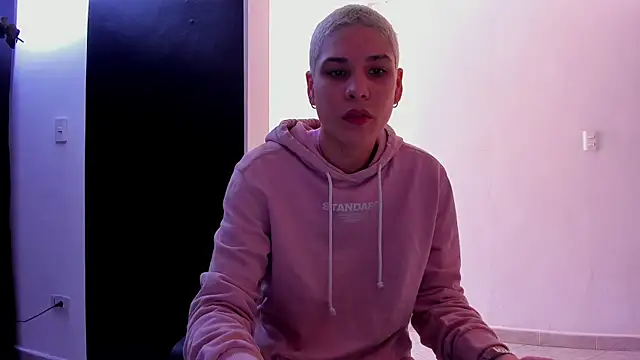 Charlee pink online show from September 10, 2025, 1:44 pm