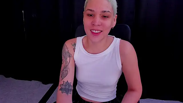 Charlee pink online show from September 13, 2025, 5:57 pm