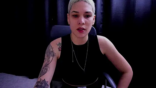 Charlee pink online show from September 19, 2025, 2:02 am