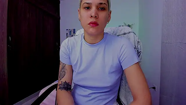 Charlee pink online show from September 26, 2025, 1:31 am