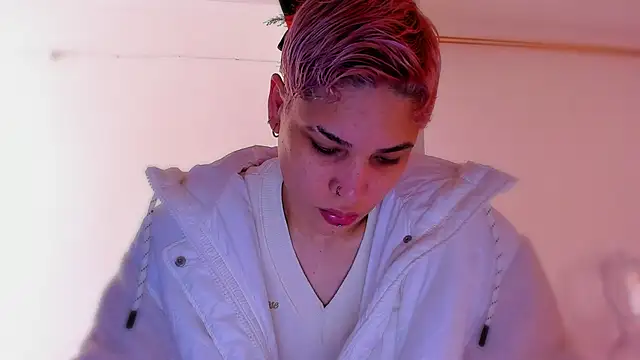 Charlee pink online show from December 20, 2025, 4:03 pm