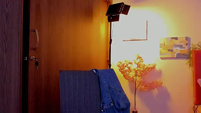 Charlee pink online show from March 21, 2026, 3:22 am