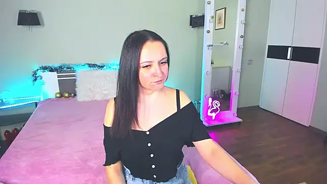 AngellLika online show from December 18, 2024, 5:00 pm