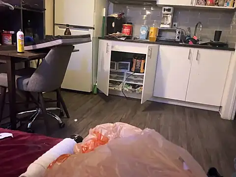 ChillzPnp online show from February 26, 2025, 11:48 pm