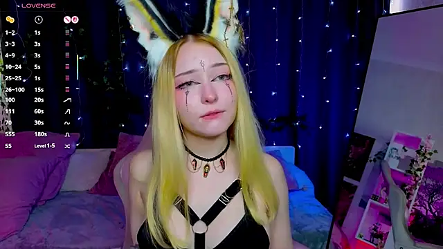 ElswythCovil online show from September 17, 2025, 4:03 am