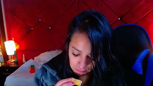 Julietacollins06 online show from February 20, 2026, 12:38 pm