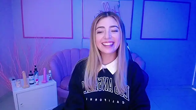 channel blonde a online show from December 13, 2024, 7:43 pm