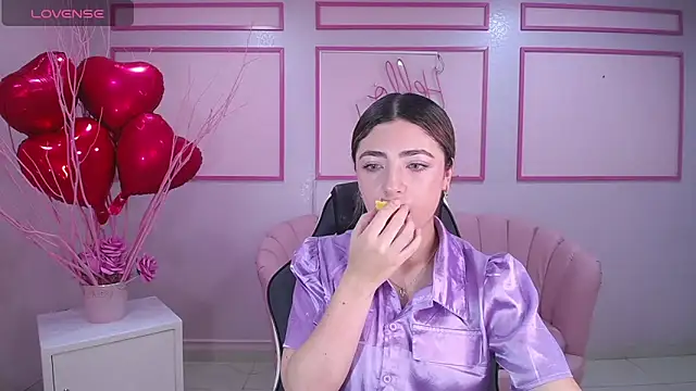 channel blonde a online show from February 21, 2025, 4:37 pm