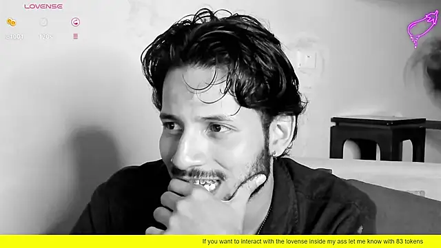 Nicholasrodrii online show from February 14, 2025, 11:20 pm