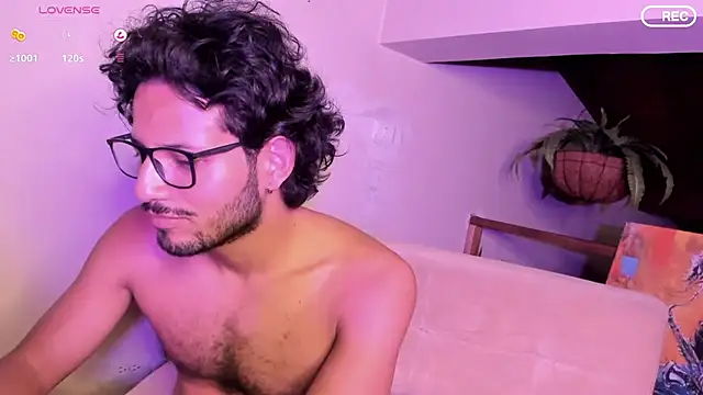 Nicholasrodrii online show from March 23, 2025, 5:10 am