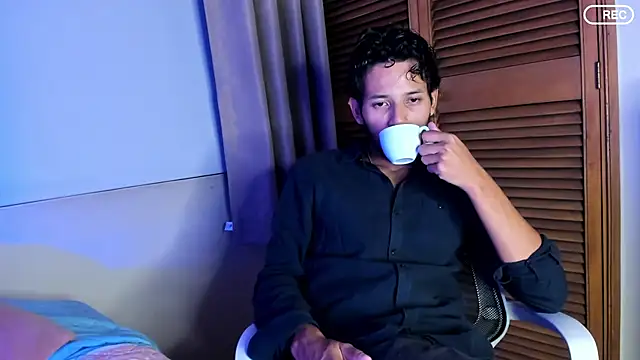 Nicholasrodrii online show from September 13, 2025, 11:48 pm