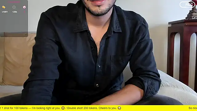 Nicholasrodrii online show from December 3, 2025, 9:24 pm